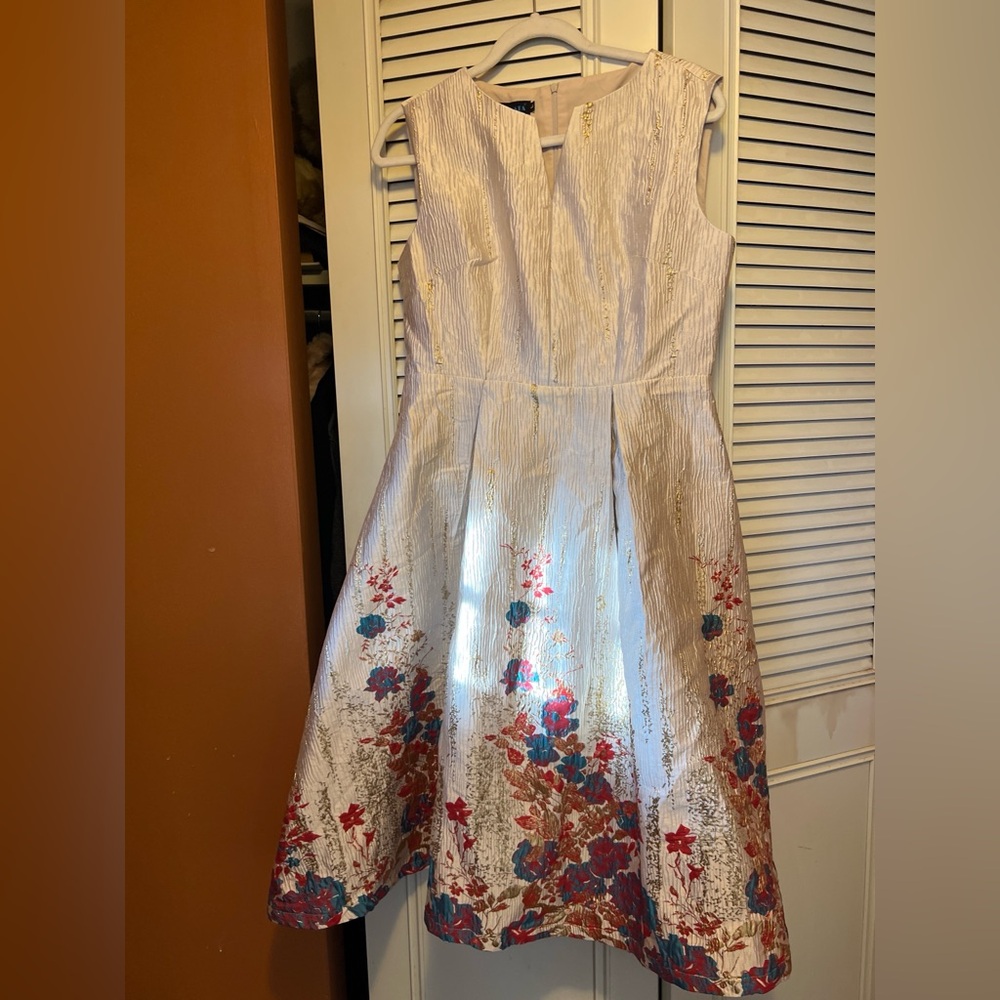 Chic Floral White and Red Formal Dress